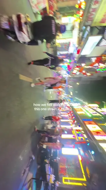 this street is crazyyy #buivien #saigon #vietnam #hochiminh #nightlife 