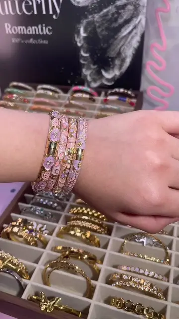 Bangle bracelets #bangle #bracelet #jewelry 
