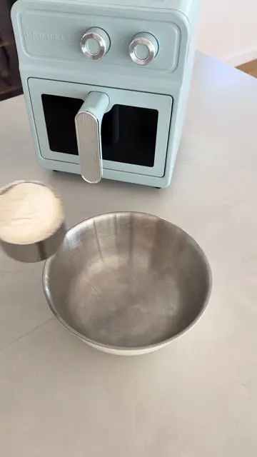 Fluffy, cheesy and only 3 ingredients? Say less 🤩🧀 1 cup SR flour 1 cup grated
