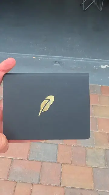 Robinhood Debit card arrived today. Not even metallic, smh #robinhood
