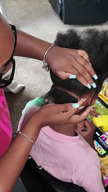 Birthday hairstyle for the birthday girrrrrl . Tribals w/ knotless braids so cut
