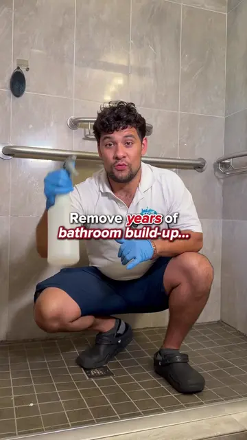 Remove years of bathroom buildup with these 4 simple ingredients… ☺️ #cleaning #