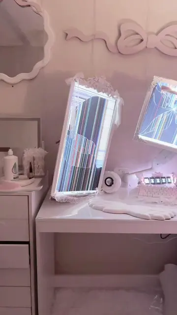DONT LOOK AT THE CABLES😭#pinksetup #GamingSetup #girlgamer #foryoupage 