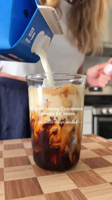 Never underestimate honey in coffee 😍🍯 this was sooooo good 😋 also how cute i