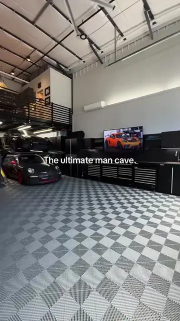 The kind of garage you never want to leave. #aesthetic #garagegoals #dreamgarage