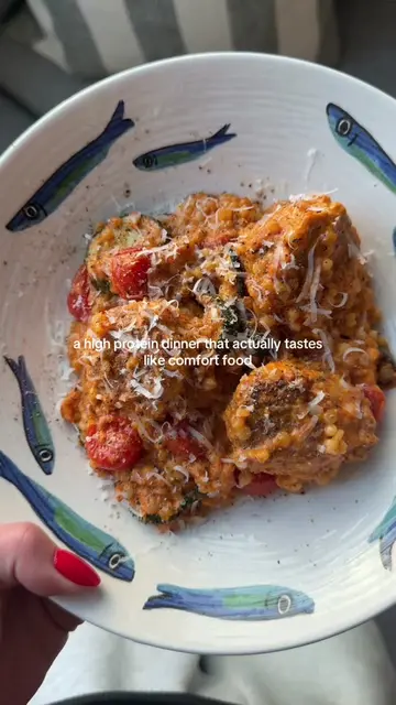 would u believe me that this creamy sauce is essentially just roasted red pepper