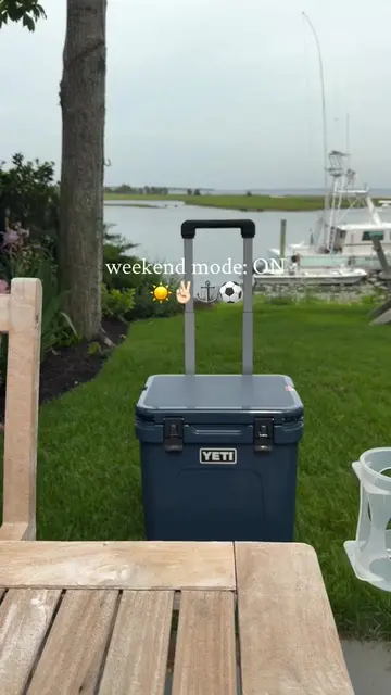 Summer weekends hit different ☀️ boat weekend✌🏻⚓️ #weekendvibes #boat #cooler #