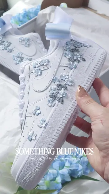 It’s ok, I’m obsessed with them😅💙👟✨🫶🏻🕊️🤍⛪️ #wedding #weddingshoes #bride 