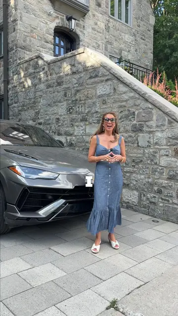 Just a humble real estate agent living a movie star life. 😂 My content closed f