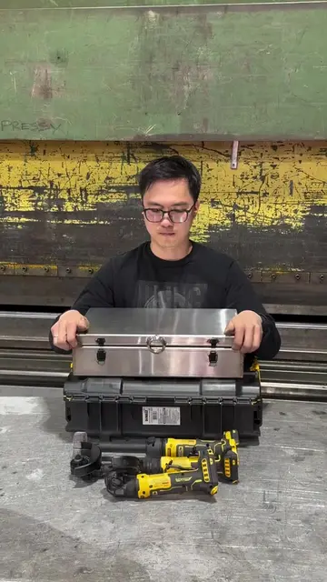 Wow. Built by ATOMIC™ for ATOMIC™. Talk about inception. Perfect vid @VanTheFabr