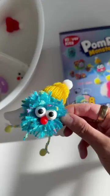 One kit, hours of fun. 💛Klever Kits PomPom Monster Kit is now available on Amaz