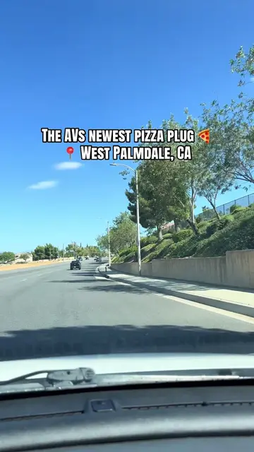 Newest up and coming pizza spot Yogis Pizza in west Palmdale! That bacon jam pie