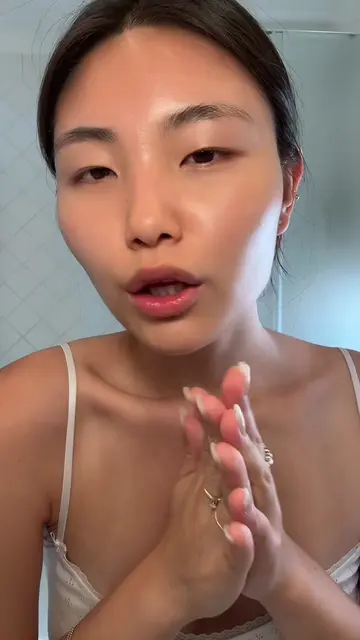 the only solution to whiteheads from hot weather, sunburns, and post-acne marks.