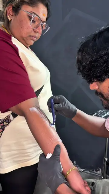 CELESTE INK SKOOL STUDIO Artist : Pavan #femininetattoo #linetattoo  #besttattoo