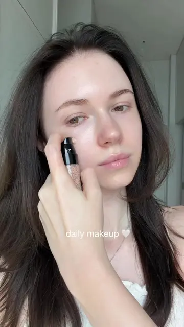 Daily makeup 🤍 Products used:  1. @chanel.beauty Les beiges water-fresh complex