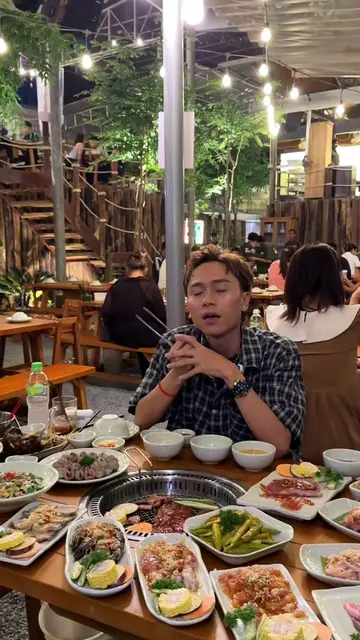 ជួយ share ទាំងអស់គ្នា ដើម្បីស្នាមញញឹម អ៊ុំអ៊ុំ ពូពូ តាសុីក្លូ   ពី ហាង The Hill 