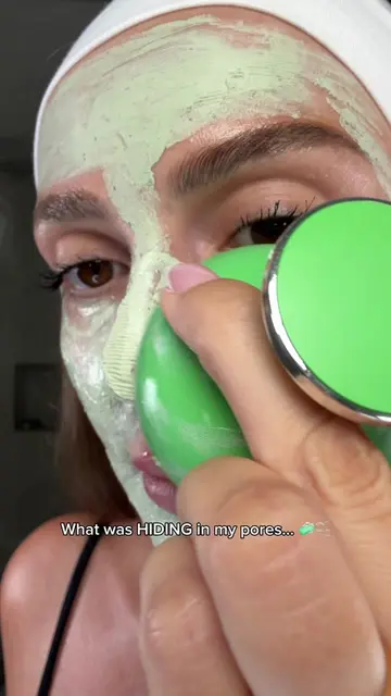 Look at what came out of my pores 👀🫧  My 2-minute clay-to-foam pore treatment 