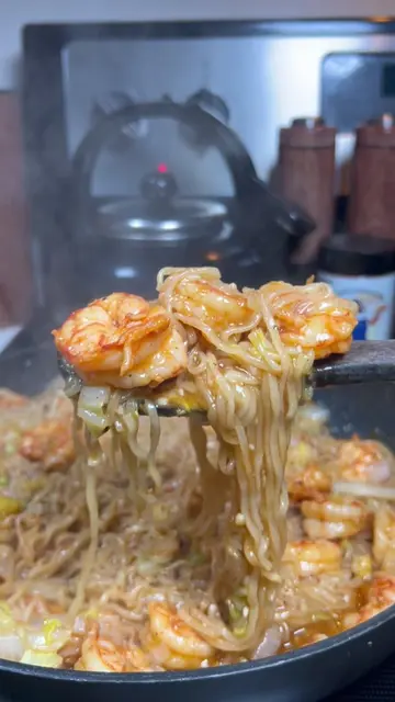 Shrimp Ramen Noodles Ingredients: •	1 lb Argentina shrimp, peeled and deveined •