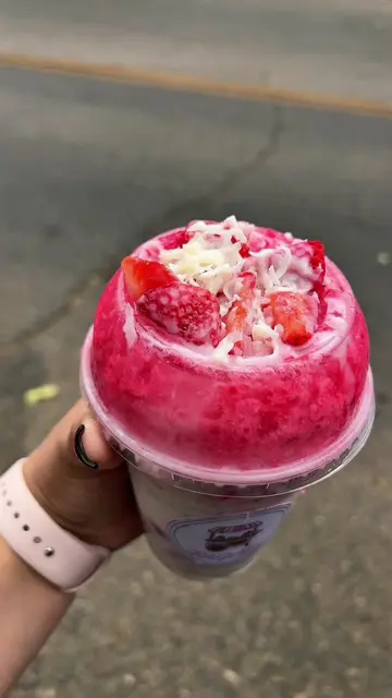 seen a raspado sign and needed to try it 🥰 #raspados #fresno #theariguide #fres