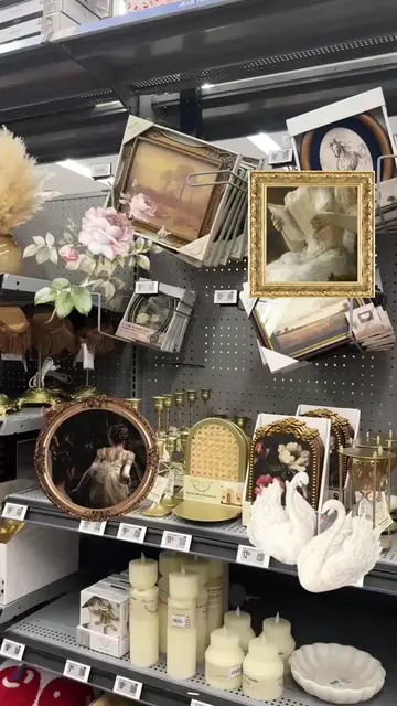The new decor at @Walmart is so elegant and classic! 🪞 I loved the variety of a