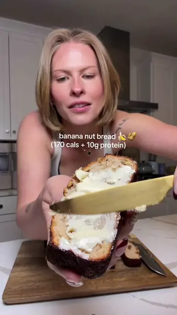 Banana Nut Bread🍌🥜 (170 cals + 10g protein/ 1in thick slice) This recipe makes