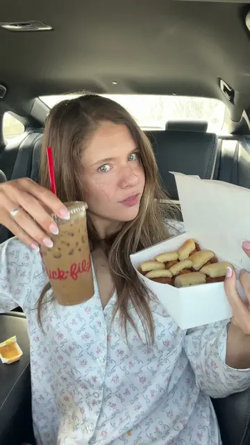 I missed you guys more than I missed my chicken minis…. 🤭🤭 HAPPY SATURDAY MY L