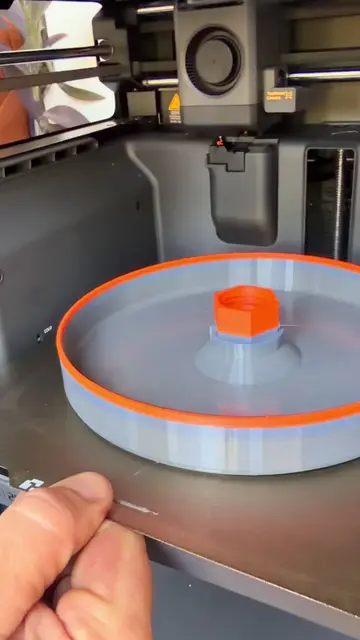 Mira hasta el final para ver al crítico principal de este modelo 3D. Es una solu
