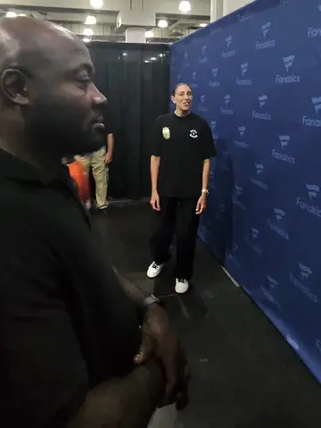 “WHATS GOING ON ?”  “WHAT YOU GOT ? “ - @Diana Taurasi Last year, when we met Di