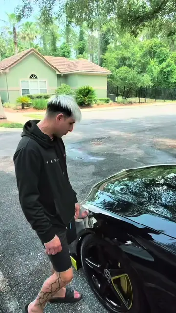🚘✨No todos los “Manchas de agua” salen con un lavado. 🔹En este Mercedes realiz