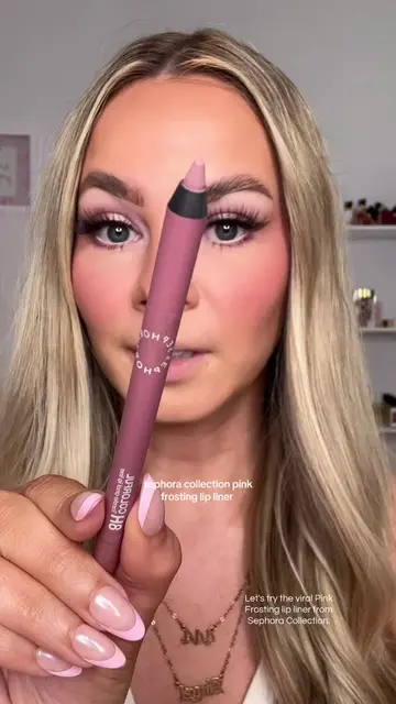 Finally got my hands on the sold out pink frosting lip liner!! The shade is so p
