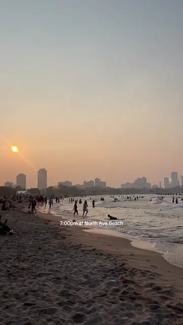 wanna watch the sunset at North Ave Beach? 🏝️🤍 #sunsets #chicagocreator #beach