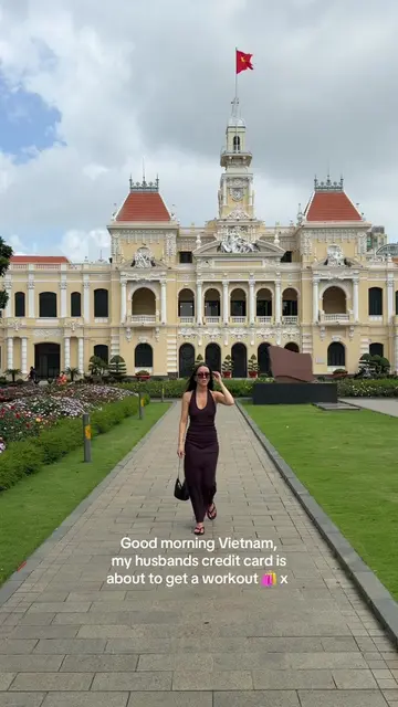Just supporting the economy in Vietnam 🇻🇳 💵 OOTD day one,  wearing @KOOKAÏ se
