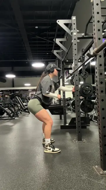 come squat w me for the first time since rupturing my ATFL + CFL 3 months ago!! 