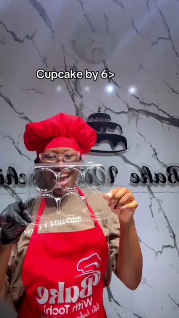 Cake description: cupcakes by 6! . Need a cake? Bake with tochi is here for you!