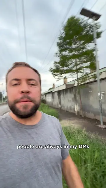 Is it safe to visit Lagos, Nigeria? Here I am walking alone on the streets of La