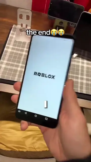 GAMING ON THE WORST PHONE😭🤦‍♂️🥀 #Tech #techtok #smartphone #samsung #oppo LG 