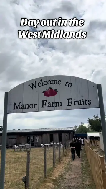 📍Manor Fruit Farm, West Midlands 🍓 👨‍👩‍👧‍👦 4 people 💷 £16 entry ✅ Pick yo