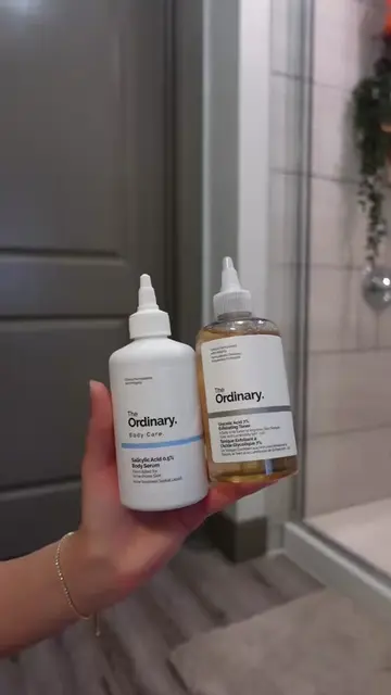 should you be using glycolic or salicylic acid? ✨ Chemical exfoliants are an ele