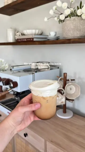 Salted vanilla latte to go⭐️🤎 #coffee #coffeerecipes #latte #fyp #lamarzocco 