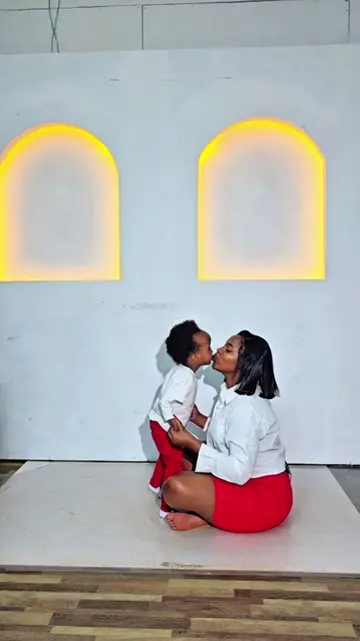 Photo studio in thika..0700838538..ksh300 per photo....Thika town building Witei