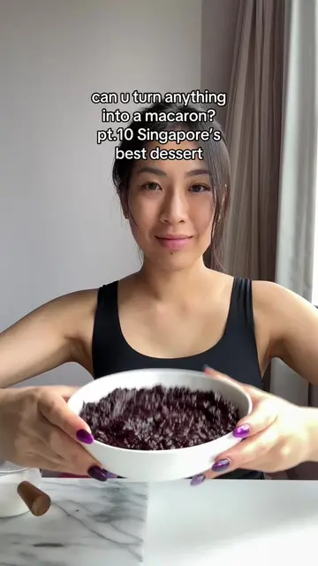 How to make the most insane pulut hitam maxarons. Pulut hitam is integrated into
