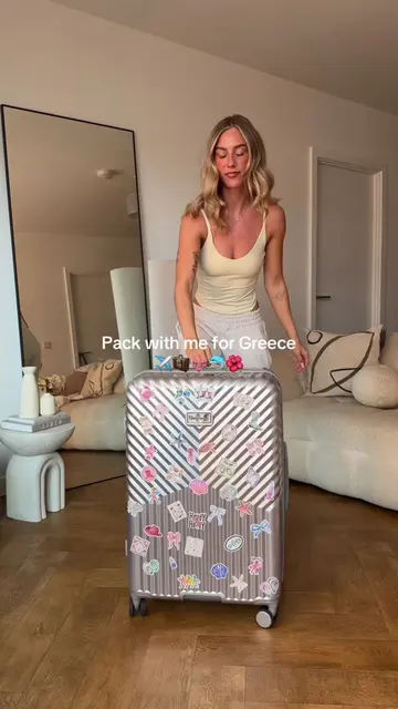 Pack my case for Greece✈️🧳👙🐬🌺 #packwithme #vacation #luggage #greece 
