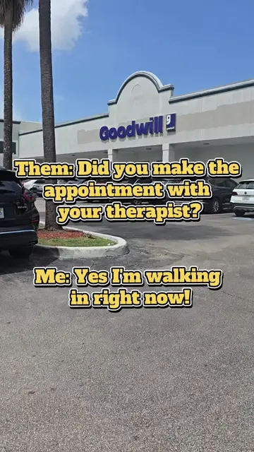 My therapist has great prices and a color tag of the week! 😂🛒 #thrift  #thrift