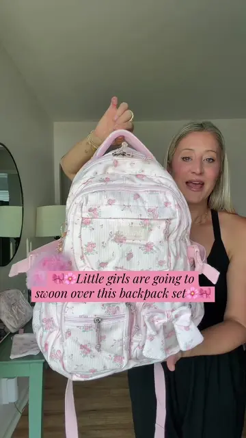 🎀🌸 The backpack little girls are going to fall in love with. The bow print, fl
