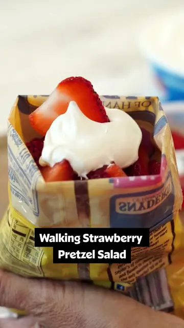 Take your favorite dessert on the go! 🍓🥨 This Walking Strawberry Pretzel Salad