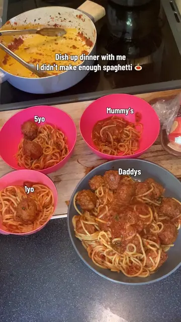 Spaghetti and meatballs (again) because my kids actually eat it 😂 Dish it up wi