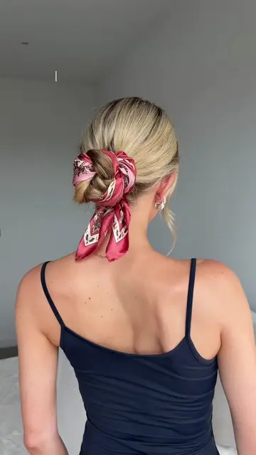 no hair ties required 🙅‍♀️🌸✨ #summerhairstyles #updohairstyles #scarfhairstyle