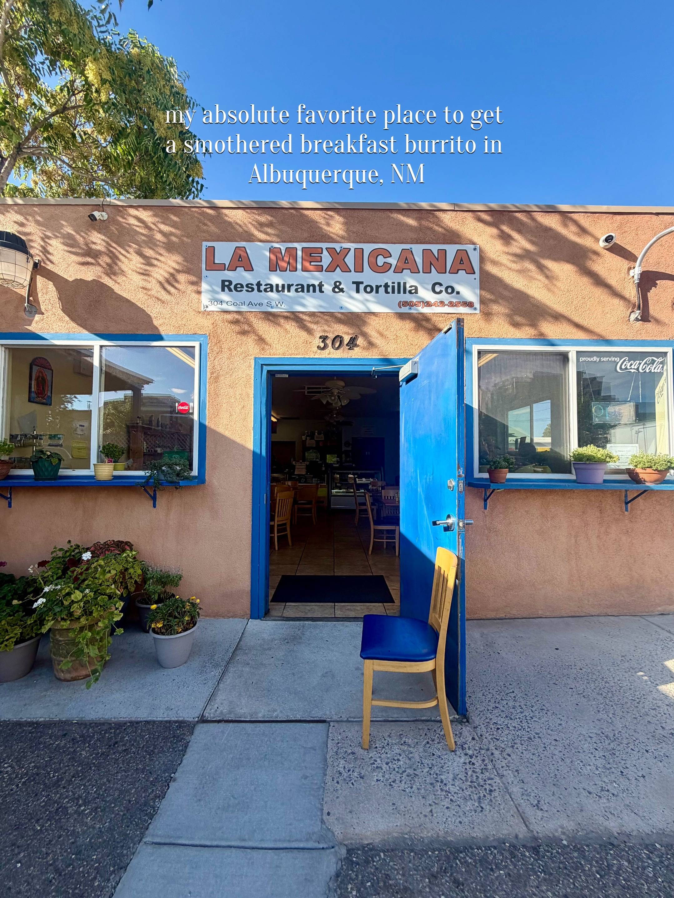 📍La Mexicana is a must try if you’re looking for a bomb smothered burrito made 