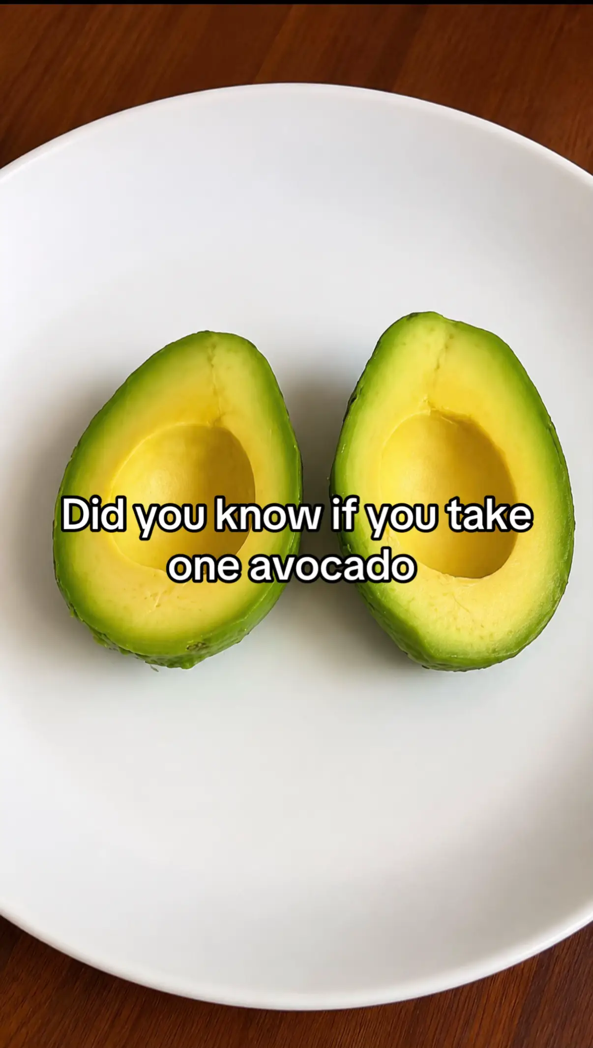 One avocado + 2 egg yolks = the creamiest pasta you’ll ever make. 🤯🍝 Save this