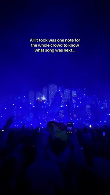 @Calvin Harris x @Rihanna - We Found Love on the @Tomorrowland mainstage  #tomor